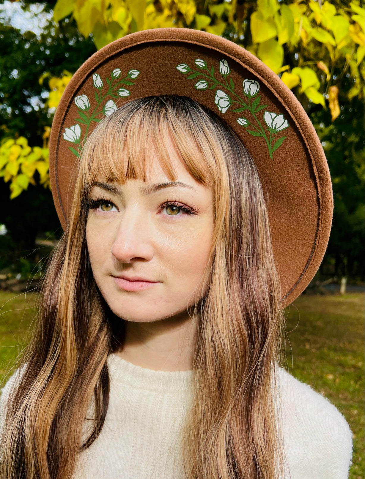 Fox & Fable - Vegan Felt Wide Brim Hat - Caramel - White Floral