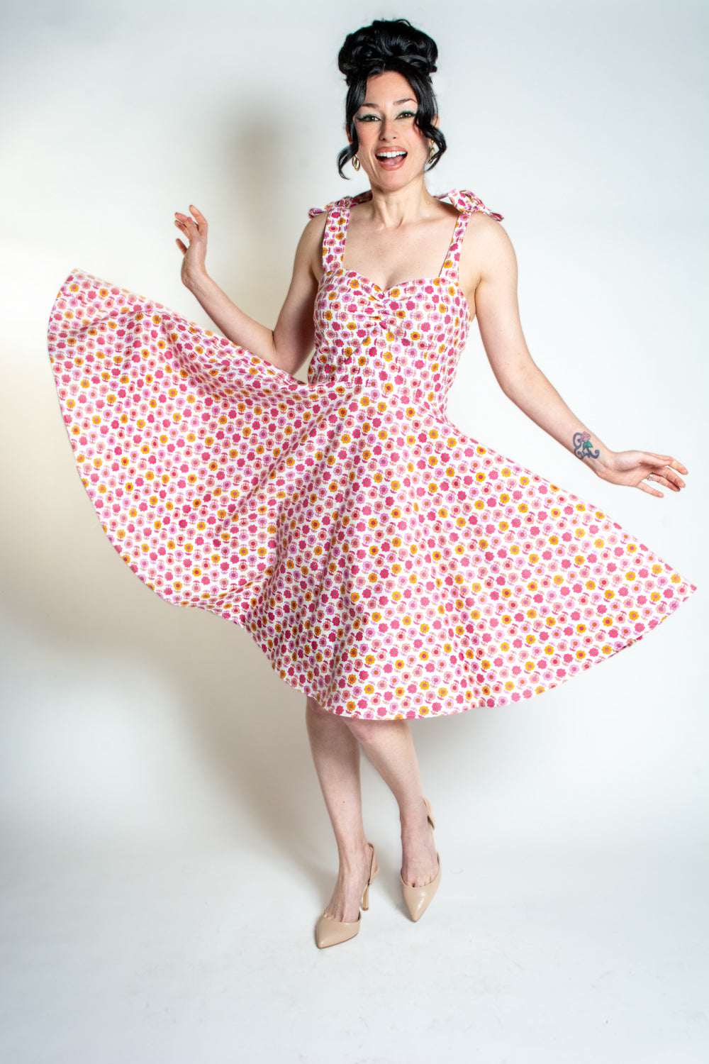 Sarah Swing Dress - Retro Daisy, Pink