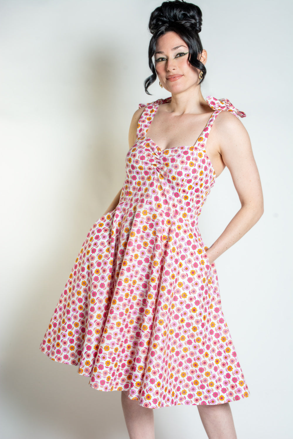 Sarah Swing Dress - Retro Daisy, Pink